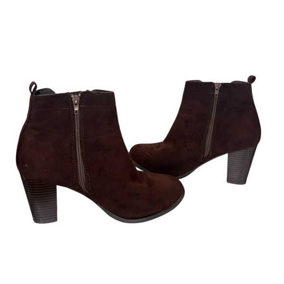 Lady Godiva Women's Ankle Suede Boots in Rich Brown - Picture 3 of 7